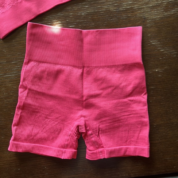 🧡Amazon Workout Set Hot Pink - Picture 3 of 5